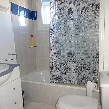 فيلة Climatisee Avec Piscine Et Jardin A 300m Des Marches Et Commerces, Proche Plage. - Fr-1-782-56