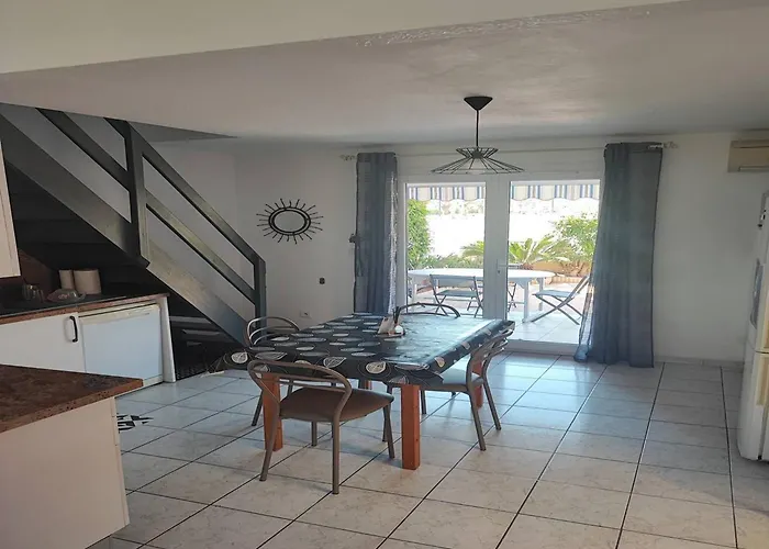 Climatisee Avec Piscine Et Jardin A 300m Des Marches Et Commerces, Proche Plage. - Fr-1-782-56 Villa *